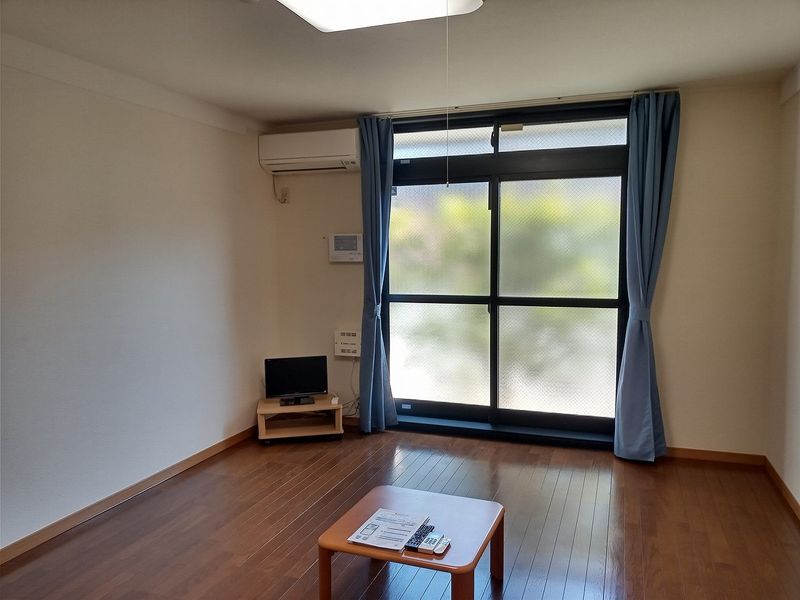 レオパレス建山弐番館 寝室