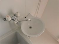 レオパレスエクセラン春日 洗面台