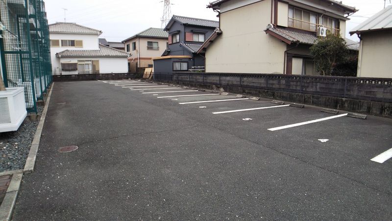 レオパレス松風 駐車場