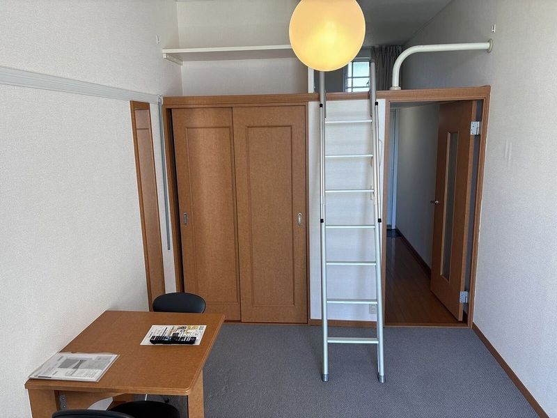レオパレスパストラル 居間