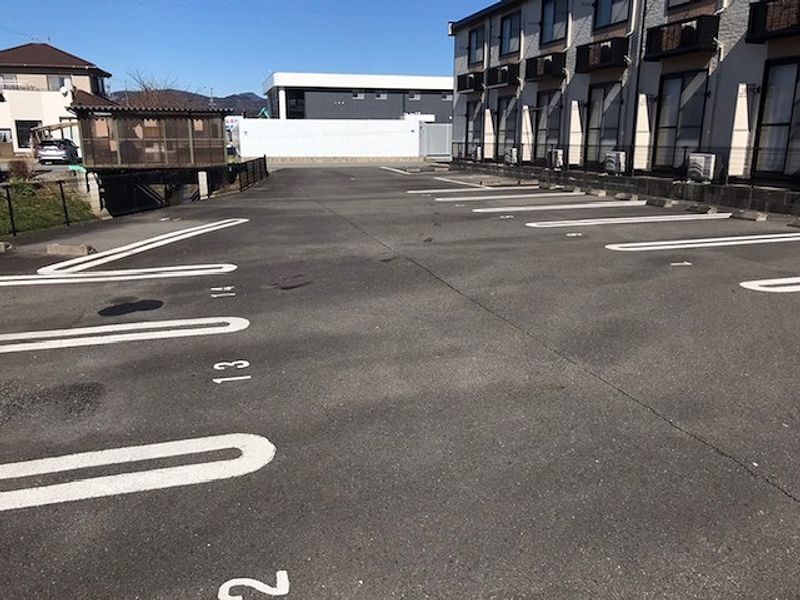 レオパレスエクセル　ケンⅡ 駐車場
