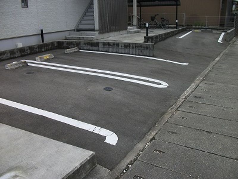 クレイノ大曲イレブン 駐車場