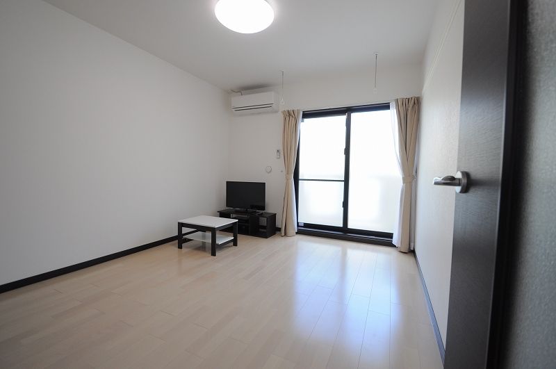 レオネクスト伊祖 居間