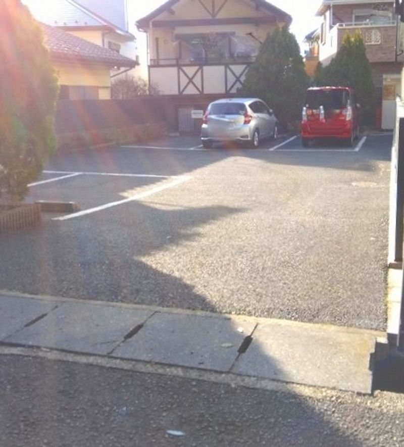 レオパレスエスティーハイム 駐車場
