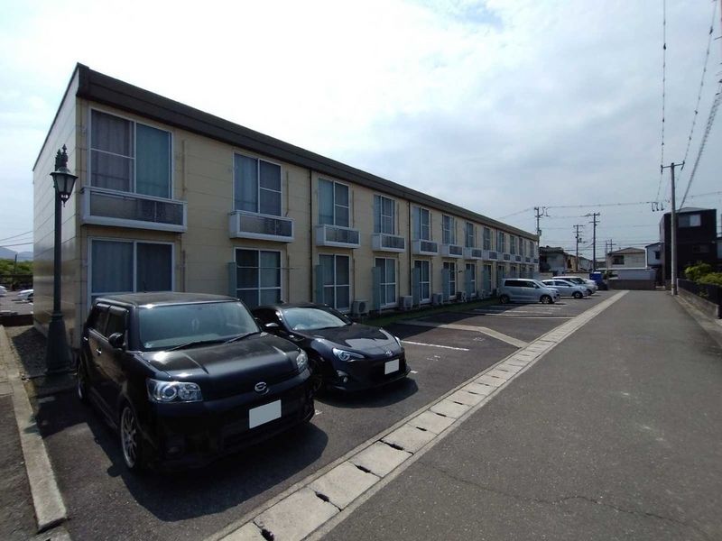 レオパレスＣｏｍｆｏｒｔ 駐車場