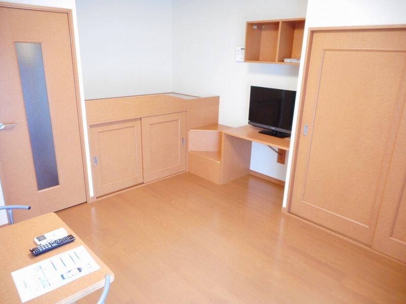 レオパレスフォルティシモ 居間