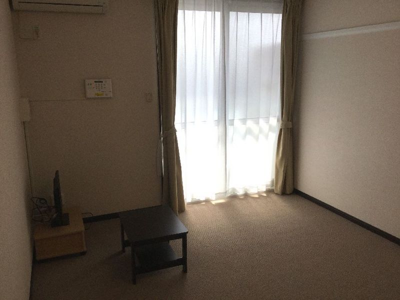 レオネクストオンリーワン華 居間