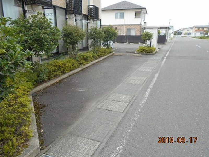 レオパレスハートリーフ 駐車場