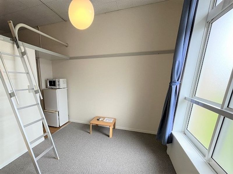 レオパレス中井町５ 居間