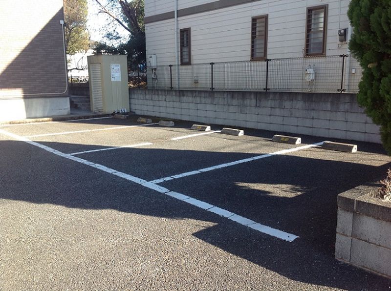 レオパレスエステシティⅡ 駐車場