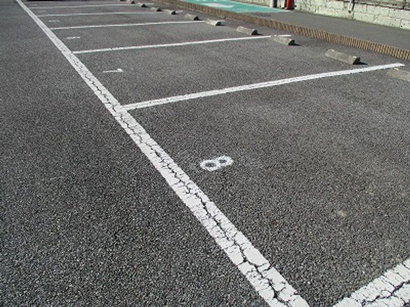 レオパレスグランシャリオ 駐車場
