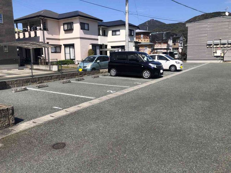 レオネクスト下代エスティⅡ 駐車場