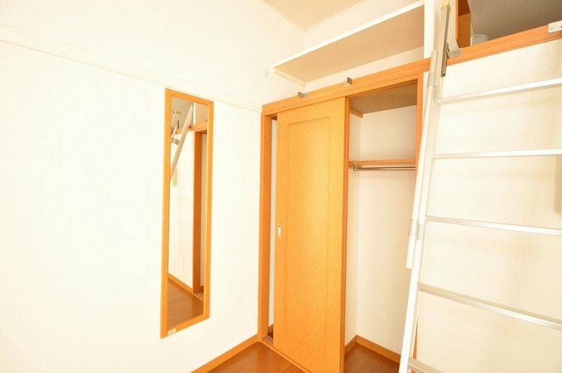 レオパレスブリランテ 収納