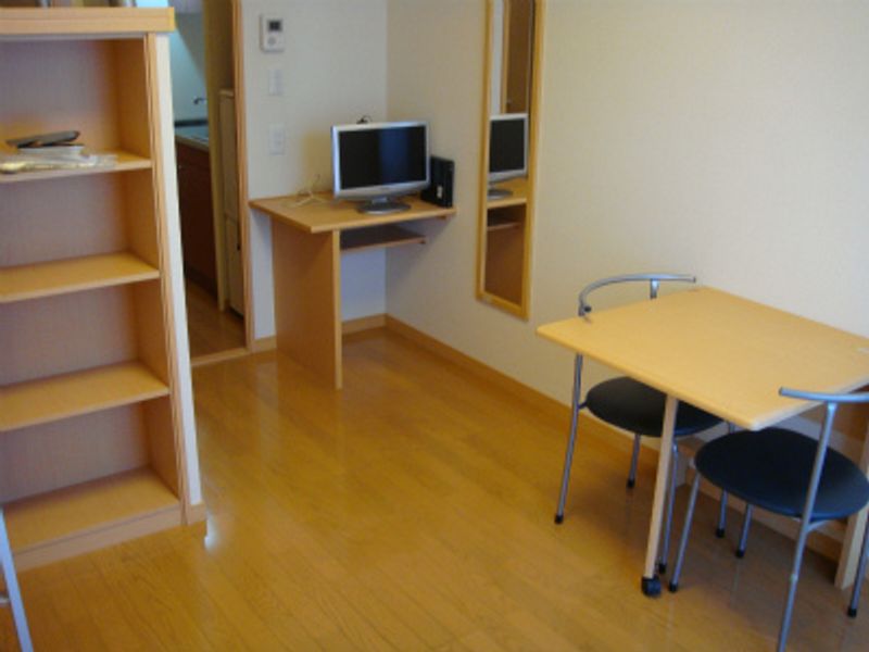 レオパレス稲場 居間