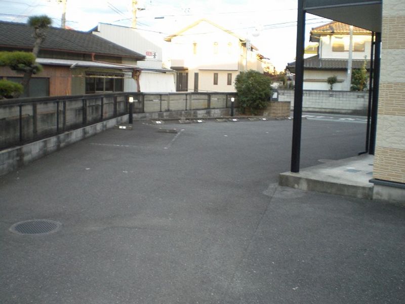 レオパレス堀込 駐車場