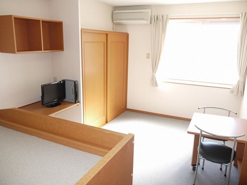 レオパレスダンボ 居間