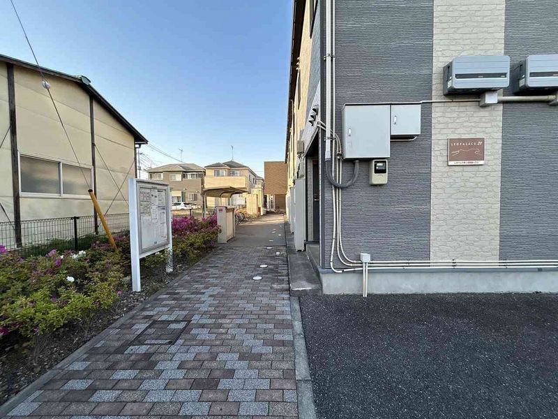 レオパレス第二吉兵衛ハウス エントランス