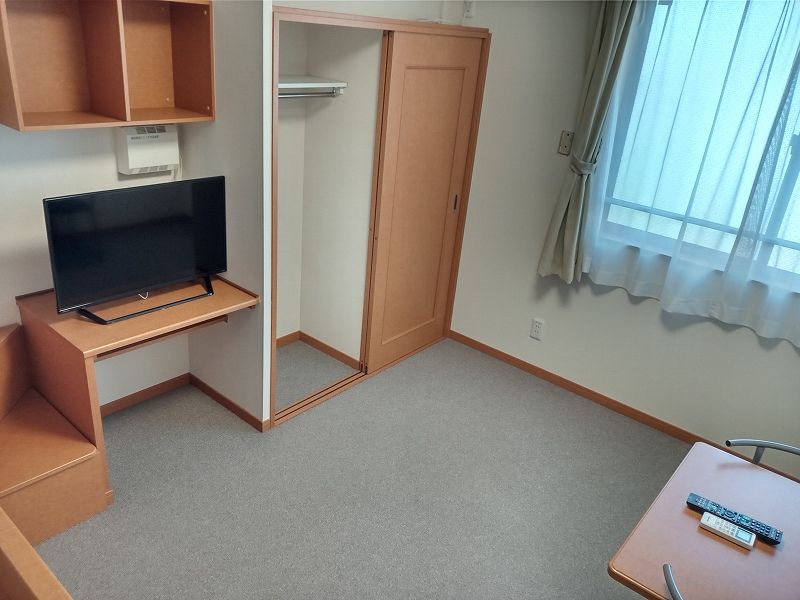 レオパレスサンカノ 居間