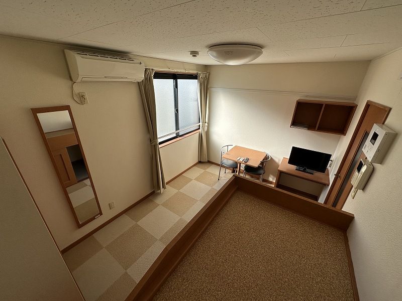 レオパレス陽菜ハイツ 居間