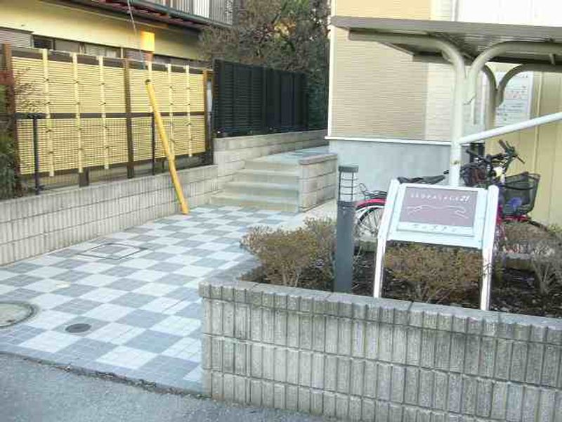 レオパレスヴィブアン エントランス