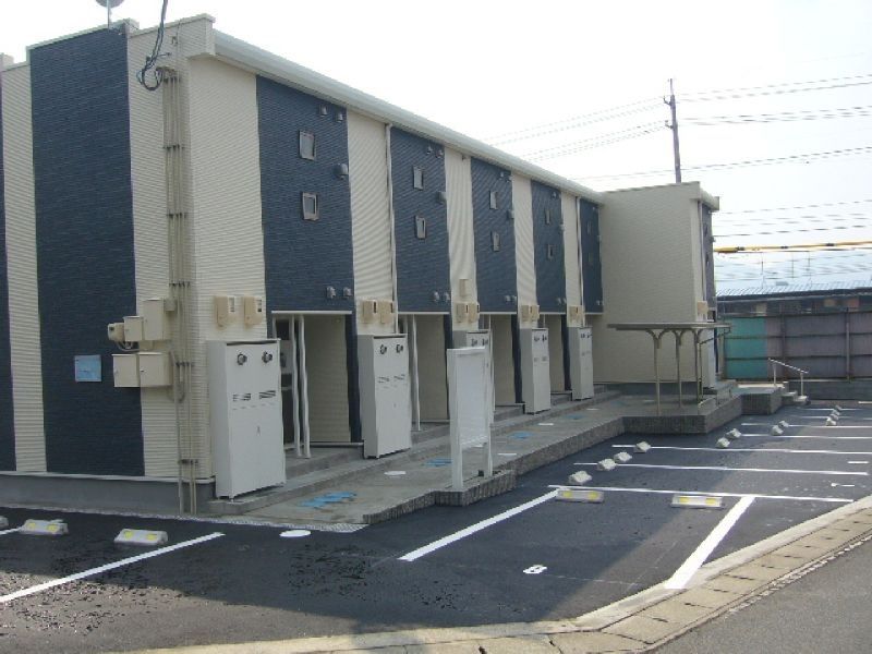 レオネクストＭＡＫＡＤＯ 玄関