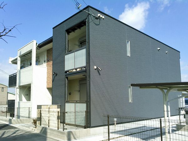 LEONEXT Pomur V exterior