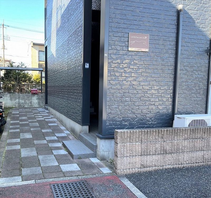 レオパレスガーデンハイツ１８ エントランス