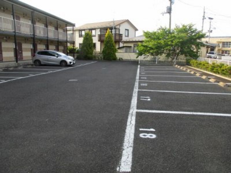 レオパレスライブ　若林 駐車場