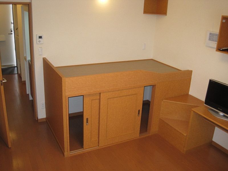 レオパレスエトランゼ 居間