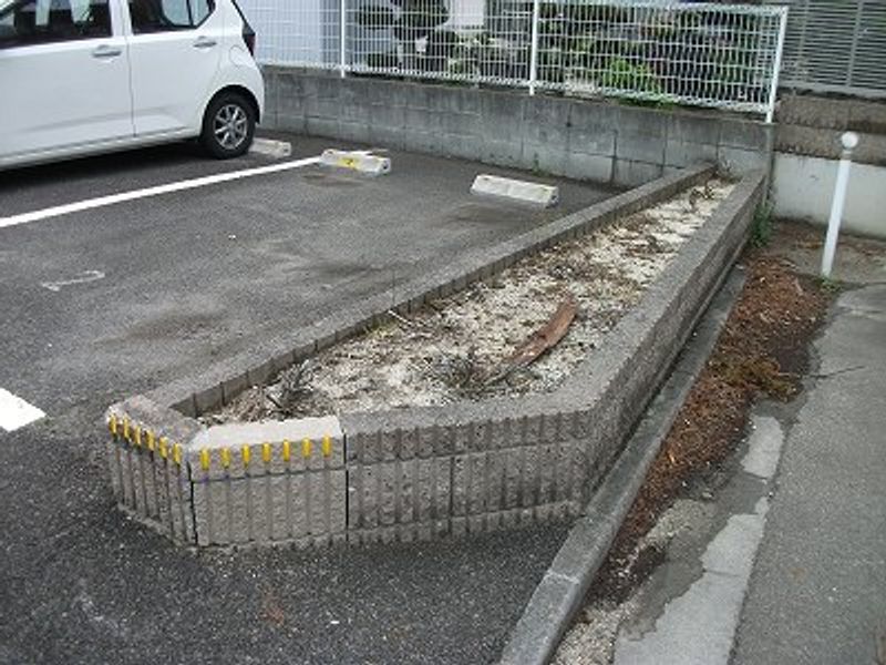 レオパレスセドナ　西福島 庭