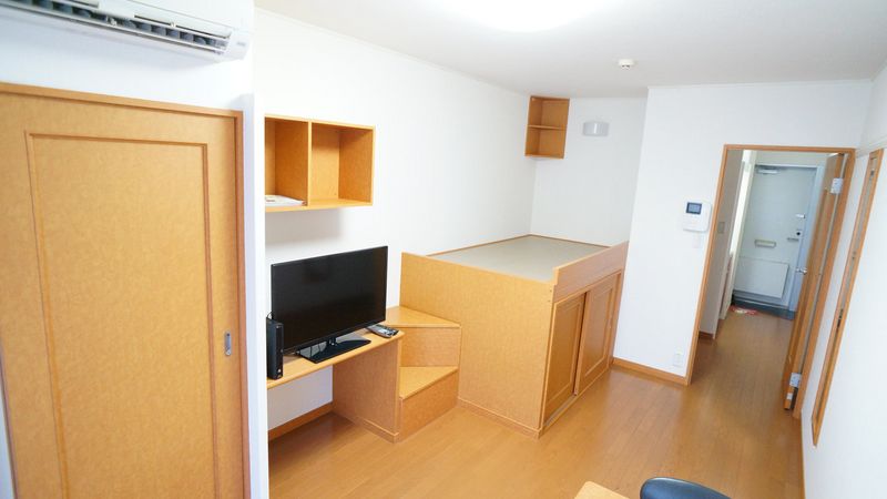 レオパレスカルチェ 居間