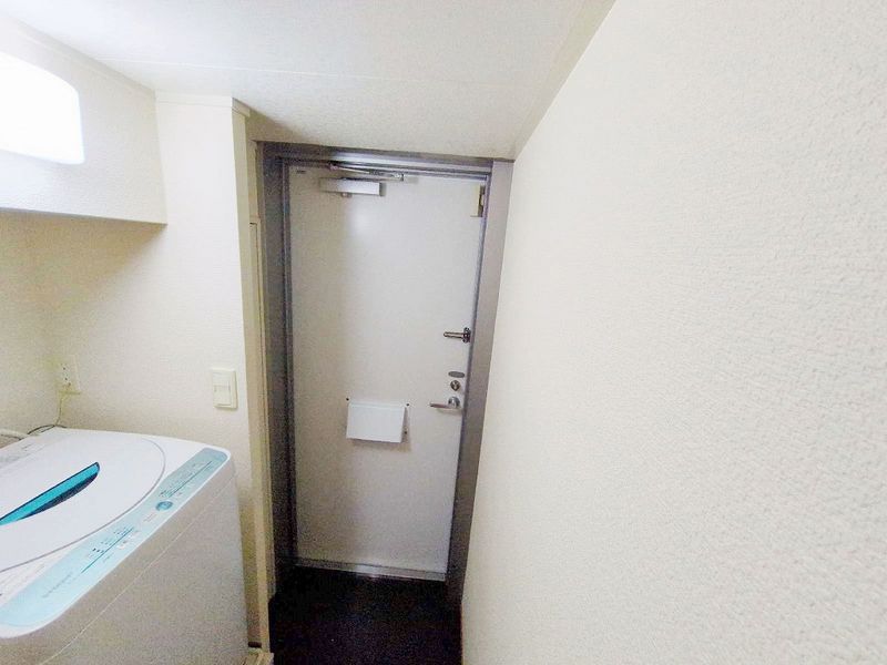 leopalace Kami Entrance