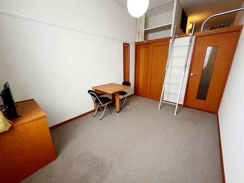 レオパレスＳｕｎｓｅｔＲｏｏｍ 居間