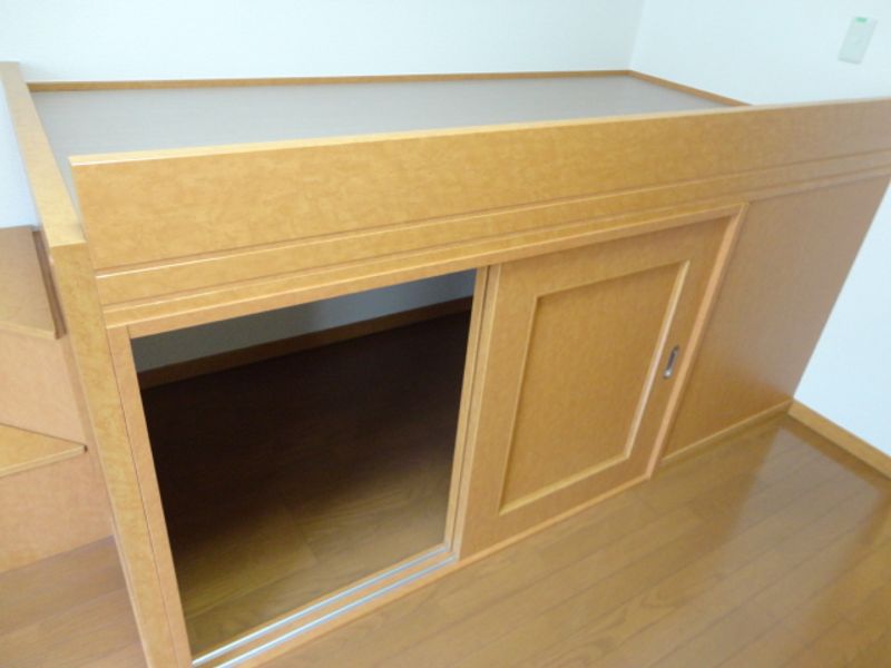 レオパレスバウム　フェルド 収納