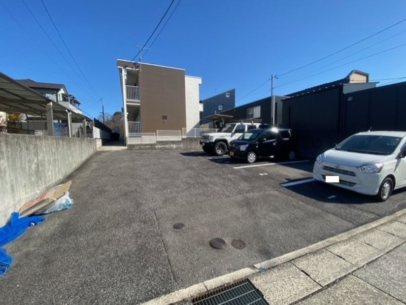 レオパレス吉根第２ 駐車場