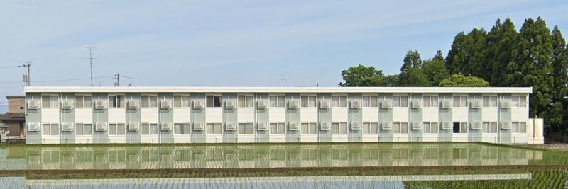 レオパレスススキ 外観