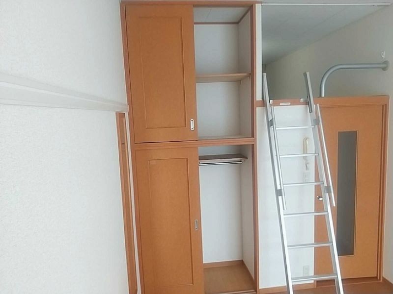 レオパレス砂野台 収納