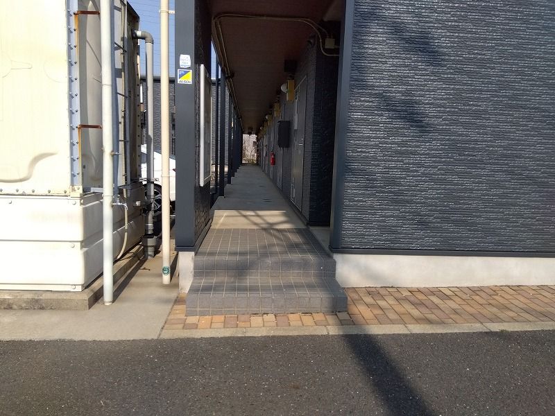 レオパレスイーストライト白井 エントランス