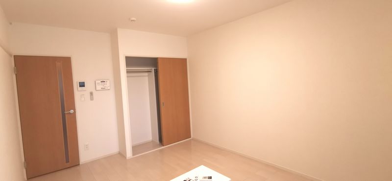 クレイノＰＲＥＭＩＵＭ宮里 居間
