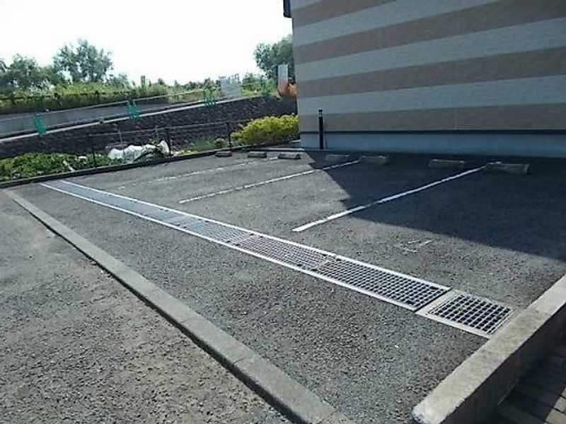 レオパレスＫＡＺＵ 駐車場