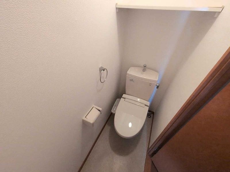 レオパレスエクレール トイレ