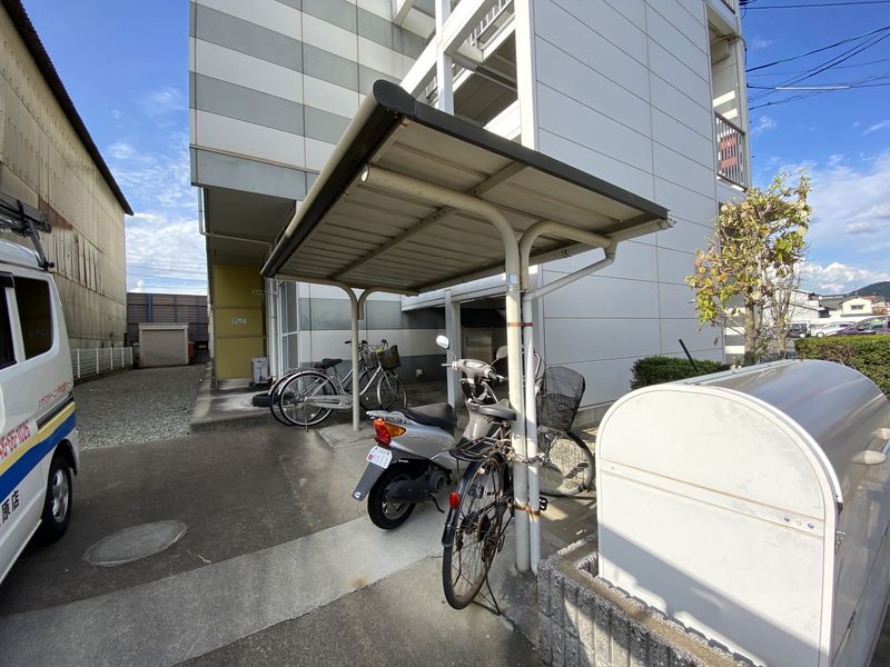 レオパレスカトレア エントランス