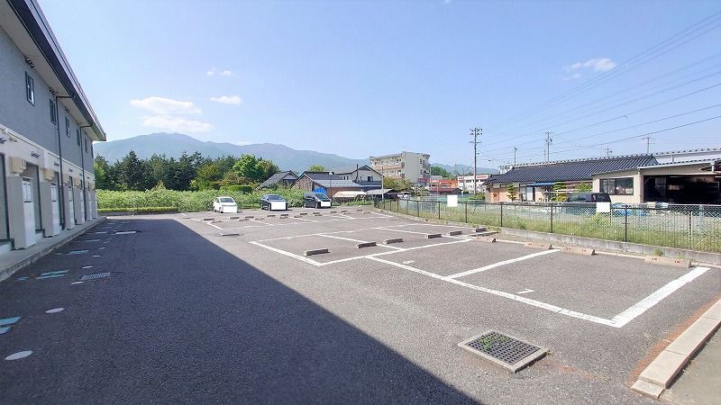 レオパレスＦＵＪＩＴＡＹＡ 駐車場