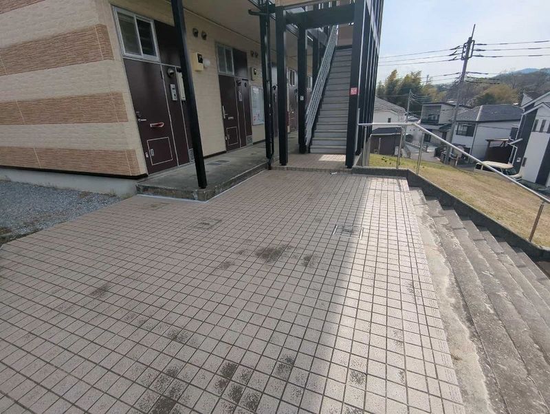レオパレスビューテラス エントランス