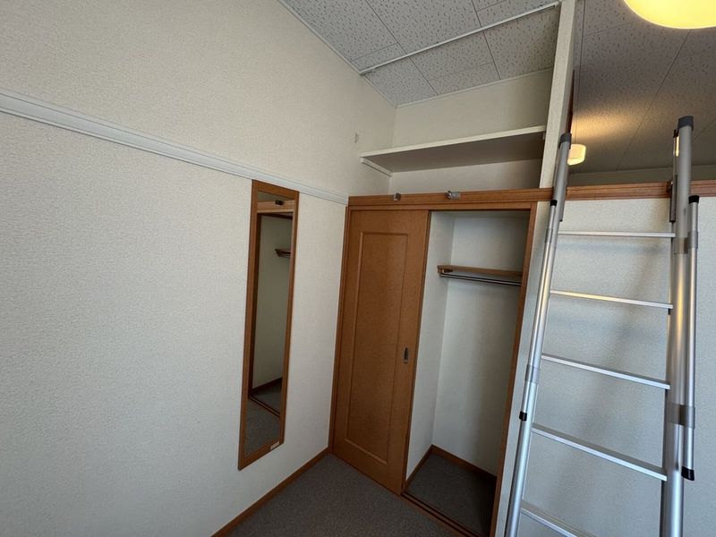 レオパレスル　ヴァン 収納