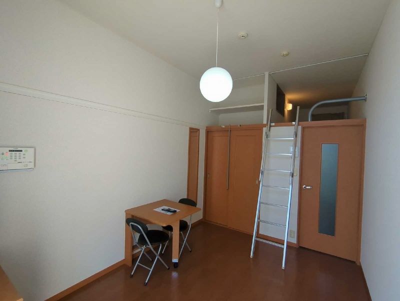 レオパレスメイフィールド 居間