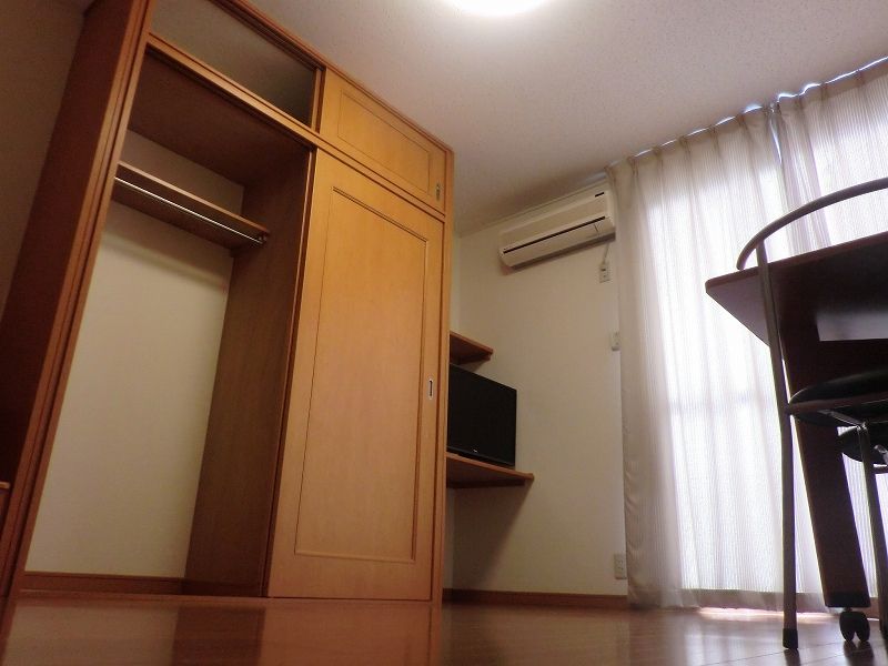 レオパレスエタール 居間