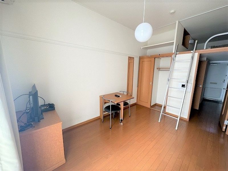 レオパレスさくらハイツ 居間