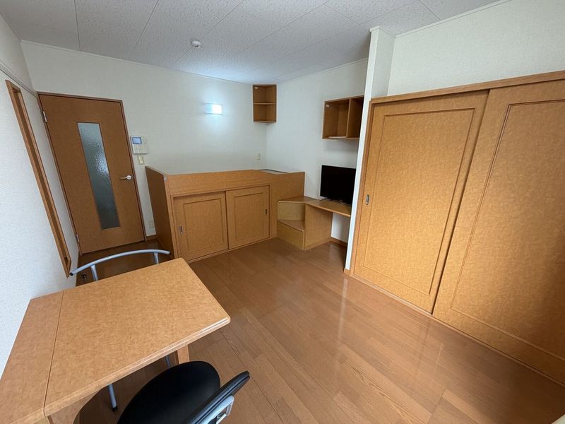 レオパレス天王 居間