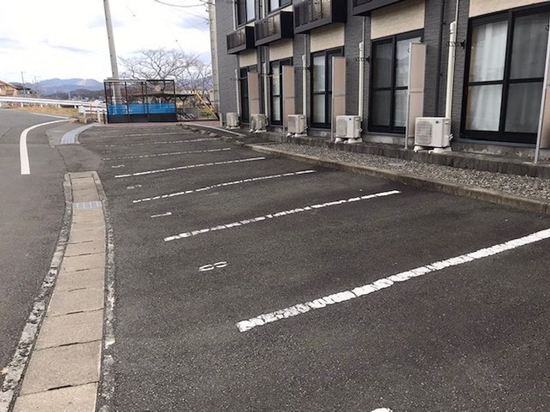 レオパレスＰａｓｓｉｏｎ 駐車場